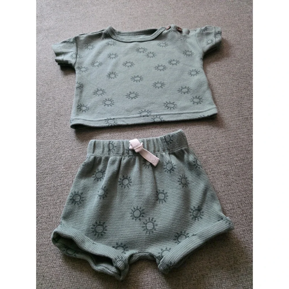 Carters Just One You Sage Green Waffle Knit Sun Print Set 3M 2pc‎ Top Shorts